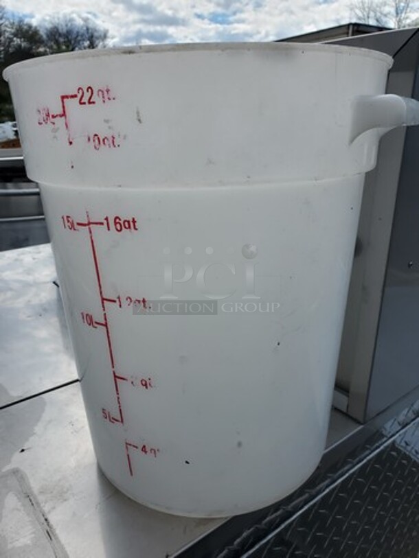 22Qt Round Storage Container - Image 2 of 3