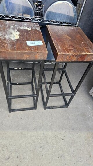 Lot of 2 Bar Stools
