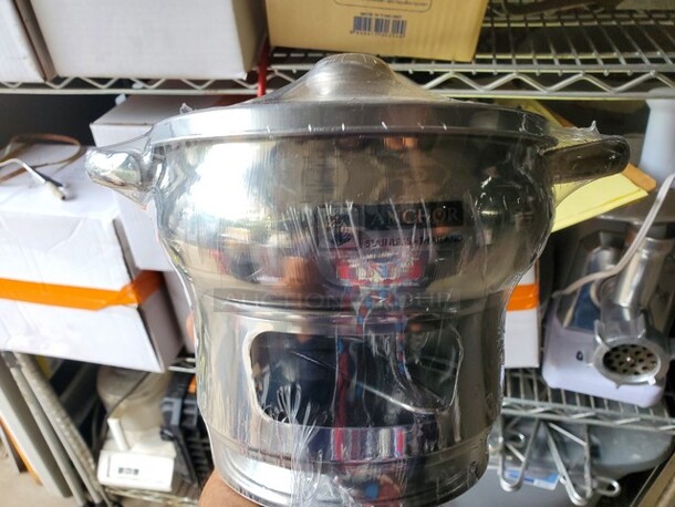 New in box Sukiyaki Pot  - Image 6 of 9