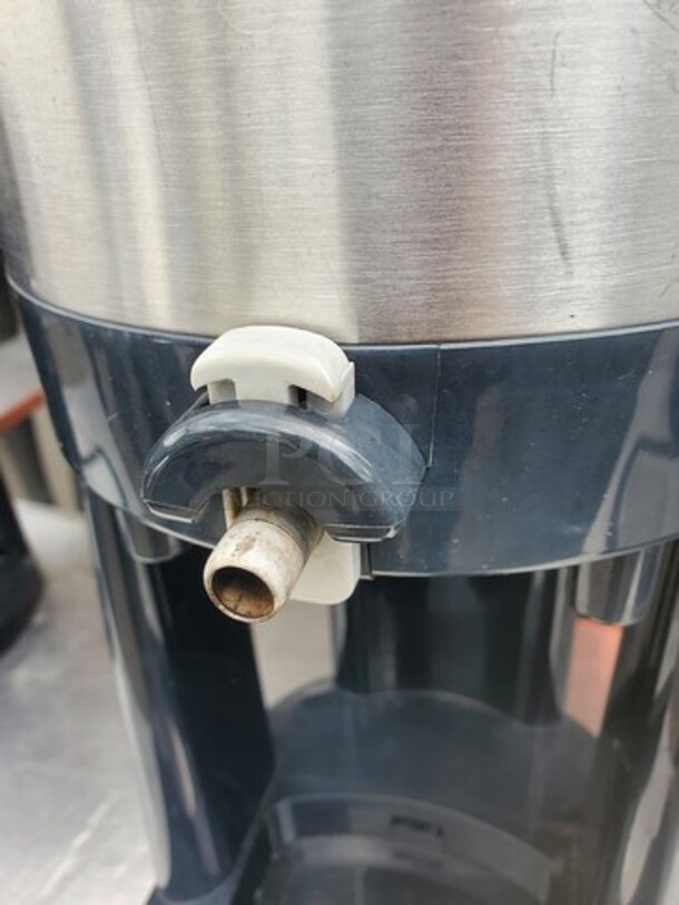 Fetco L3D-10 Luxus Thermal Dispenser
Missing faucet and drip tray
 - Image 2 of 4