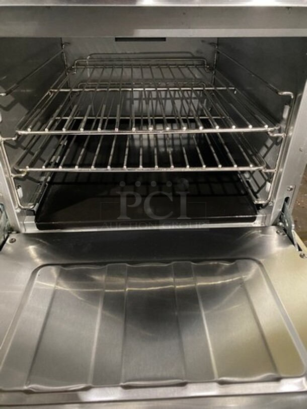 Black Diamond Commercial Natural Gas Powered 4 Burners Stove! With Oven Underneath! Stainless Steel! NO BACKSPLASH! On Legs! MODEL GR24NG SN:01210321 - Image 6 of 10
