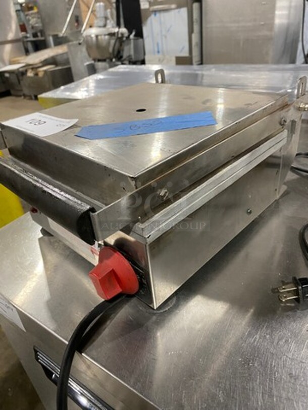 Commercial Countertop Panini/Sandwich Grill! All Stainless Steel! Press With Flat Surface! - Image 2 of 8