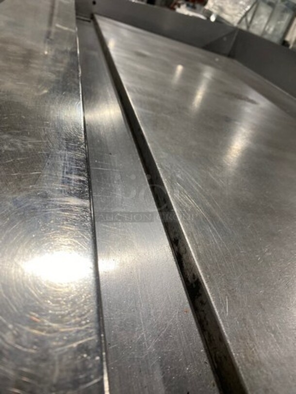 Sierra Commercial Countertop Natural Gas Powered Flat Top Griddle! With Back And Side Splashes! All Stainless Steel! On Small Legs! - Image 6 of 8