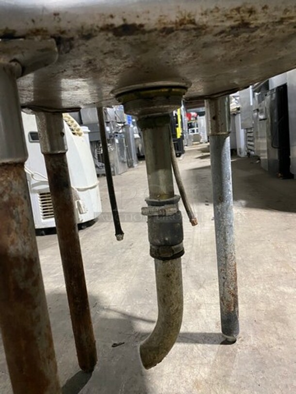 Green World Commercial Single Compartment Dish Washing Sink! With Single Side Drain Board! With Faucet And Handles! With Back Splash! All Stainless Steel! On Legs! Model: TSA1L1 - Image 7 of 9