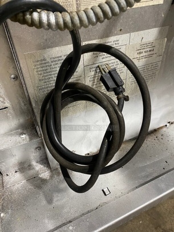 SWEET! Garland Master 200 SERIES Commercial Natural Gas Powered Convection Oven! With View Through Doors! Metal Oven Racks! All Stainless Steel! - Image 7 of 8