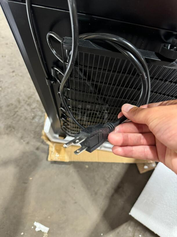 Brand New In Box! Nordon Countertop Glass Door Merchandiser! Eletric Powered! MODEL:SC52B 120V! - Image 5 of 6