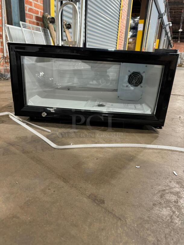 BRAND NEW IN BOX! GCT-6 Metal Commercial Mini Display Cooler Merchandiser. Working And Removed! - Image 8 of 12