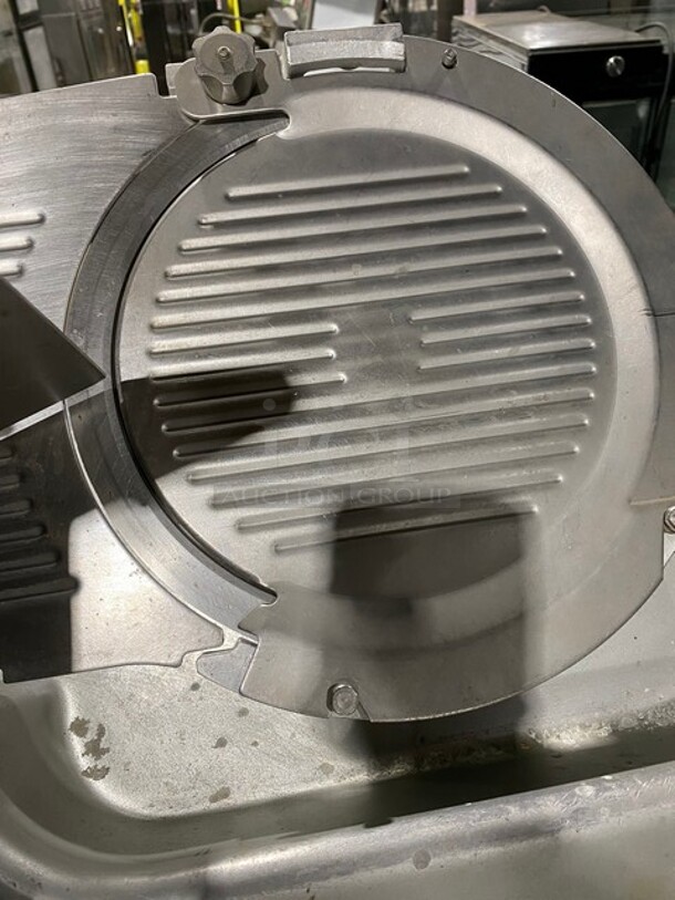 Hobart Stainless Steel Commercial Countertop Meat Slicer! MODEL 2812 SN: 631004071 120V 1PH - Image 5 of 9