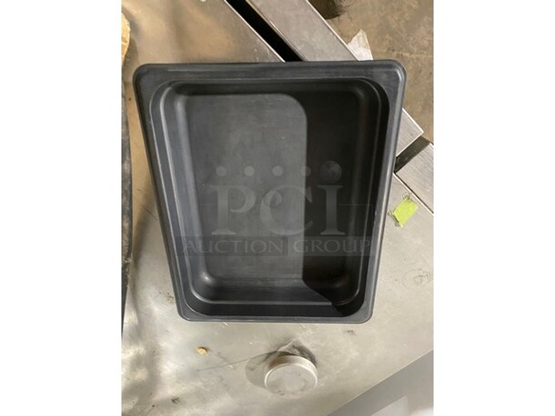 Cambro Food Pan! 1/2 sized x 2.5! - Image 2 of 6