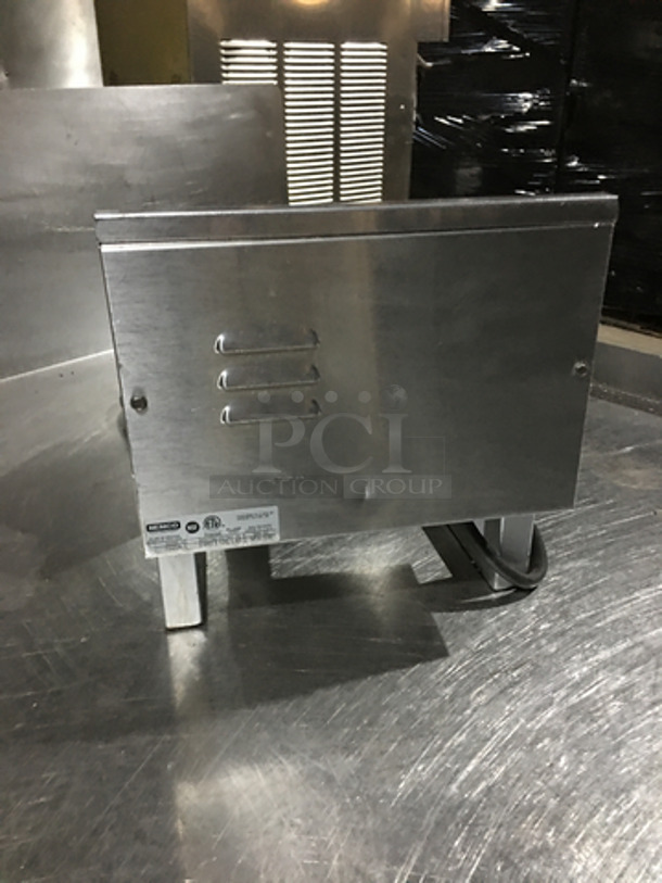 CUTE! Nemco Single Waffle Maker! Model: 7020A-1 SN: M140001 120V 1 Phase - Image 3 of 8