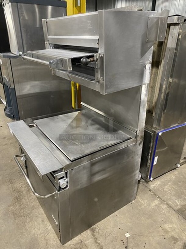 Nice! JADE RANGE Natural Gas Powered 36 Inch Plancha Griddle! With Full Size Oven Underneath! With Raised Back Splash & Jade Range Salamander! All S.S.!   - Image 3 of 9