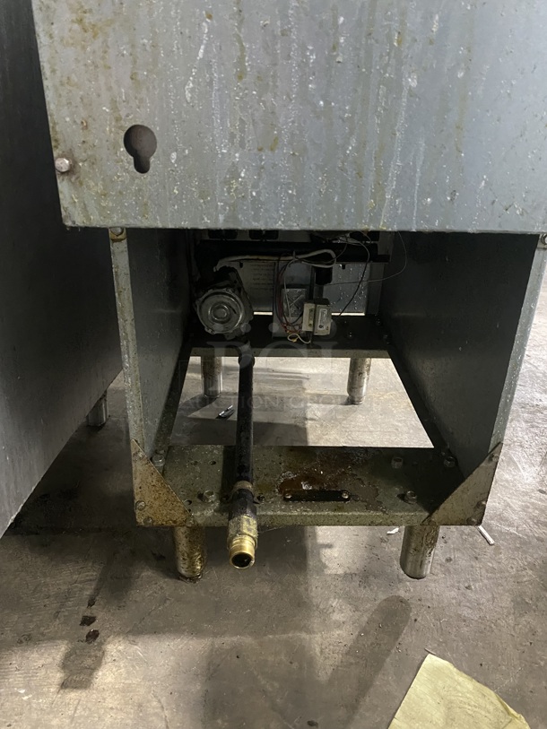  Avantco All Stainless Steel Commercial Floor Style Natural Gas Powered 4 Burner 40 lb. Deep Fat Fryer! On Legs! MODEL:FF400-N SN:15110143 120,000 BTU! Working When Removed! - Image 6 of 6