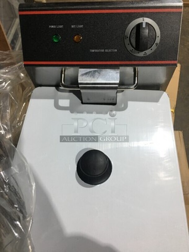 WOW! BRAND NEW IN THE BOX! 2020 USR Countertop Electric Powered Deep Fat Fryer! Model: DF6L 220V 60HZ 1 Phase - Image 3 of 5