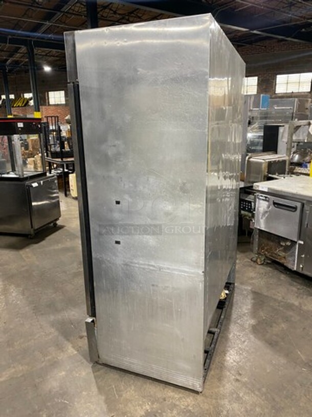 True Commercial 2 Door Reach In Cooler! Poly Coated Racks! All Stainless Steel! Model: T49 SN: 6789621 115V 60HZ 1 Phase - Image 2 of 9