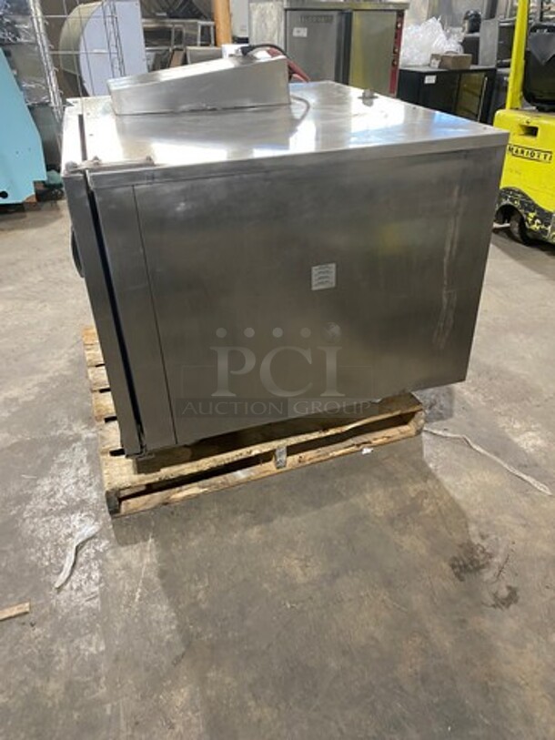 Alto Shaam Natural Gas Powered Combi Oven! With View Through Door! All Stainless Steel! On Legs! Model: 714ESGS SN: 10325281016 - Image 4 of 10