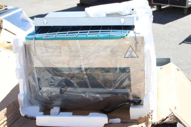 BRAND NEW SCRATCH & DENT! Avantco T3600B Commercial 14 1/2" Wide Conveyor Toaster with 3" Opening - 208V, 3600W, 1200 Slices per Hour. Packaging is damaged. 18-1/2x18x16-1/2 - Image 4 of 6