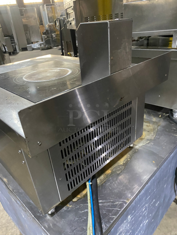 Oishii Commercial Countertop Single Burner Electromagnetic Cooking Range! All Stainless Steel! On Small Legs! Model: PHI500SV2 SN: X4053900 220V 60HZ 3 Phase - Image 4 of 9