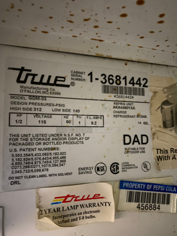 COOL! True Commercial 2 Sliding Door Reach In Refrigerator Merchandiser! With View Through Doors! With Poly Coated Racks! Model: GDM33 SN: 13681442 115V 60HZ 1 Phase - Image 7 of 8