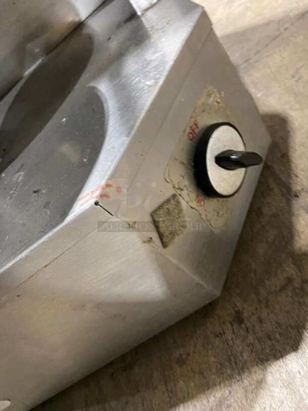 Auto Doner Commercial Countertop Natural Gas Powered Vertical Broiler Gyro Machine! All Stainless Steel! Model: G300 SN: 34295 - Image 8 of 11