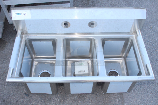 BRAND NEW SCRATCH & DENT! Regency 600S31014G 39" 16-Gauge Stainless Steel Three Compartment Commercial Sink Without Drainboards - 10" x 14" x 12" Bowls - Image 6 of 7