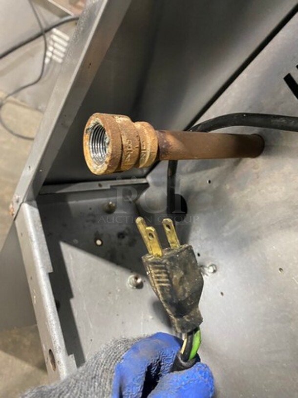 Duke Commercial Natural Gas Powered Convection Oven! With View Through Doors! Metal Oven Racks! All Stainless Steel! On Legs! Model: 6/13 - Image 7 of 7