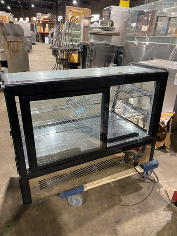 Omcan Commercial Countertop Refrigerated Display Case! WORKING WHEN REMOVED! Model: RSCN0160 SN: 2715742830124037 110V - Image 3 of 9