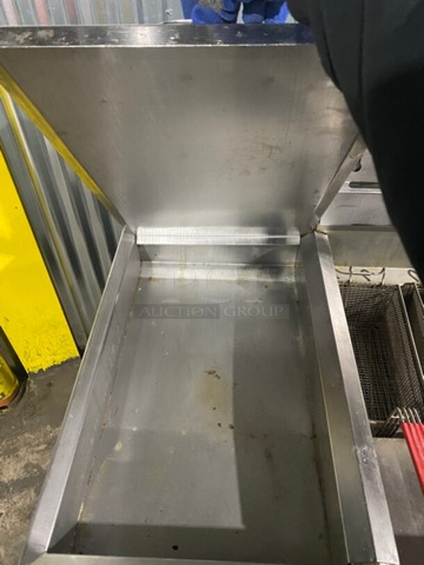 NICE! Pitco Frialator Commercial Natural Gas Powered 2 Bay Deep Fat Fryer! With Left Side Dumping Station! With Backsplash! All Stainless Steel! With Metal Frying Baskets! Model F14RS-V Serial G99E013020! On Casters! - Image 6 of 12