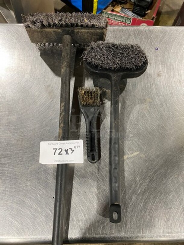Assorted Size Grill Brushes! 3x Your Bid! - Image 1 of 5