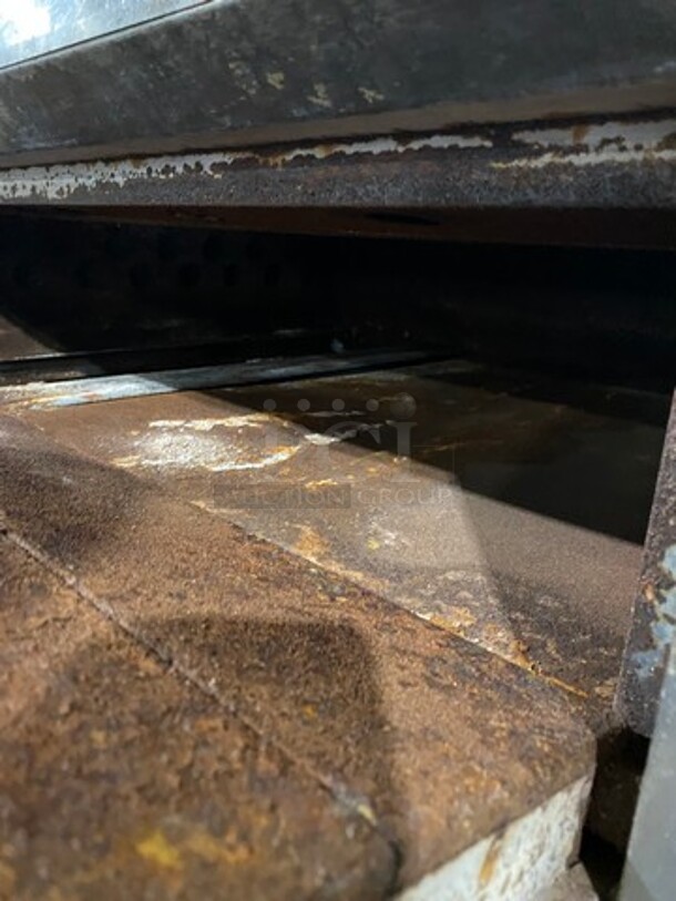 Bakers Pride Commercial Natural Gas Powered Double Deck Baking/ Pizza Oven! All Stainless Steel! 2x Your Bid Makes One Unit! SN: 09950 - Image 6 of 11