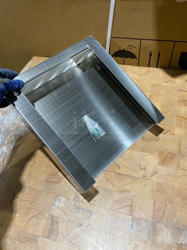 NEW! IN THE BOX! Commercial Solid Stainless Steel Knife Rack! Model: SLKR012 - Image 6 of 6