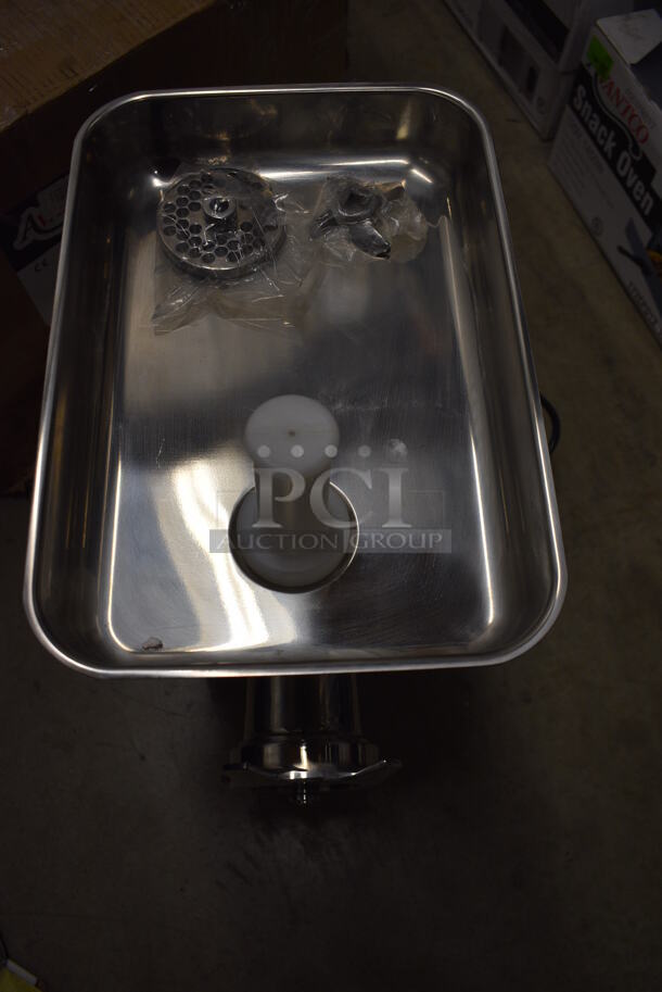 BRAND NEW SCRATCH AND DENT! Avantco Model MG22 Stainless Steel Commercial Countertop #22 Meat Grinder w/ Tray. 110 Volts, 1 Phase. 10x17.5x20 - Image 4 of 6