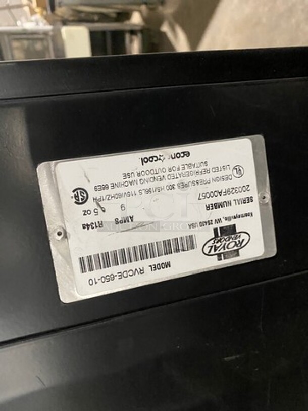 Royal Vendors Commercial Drink Vending Machine! 10 Drink Selections! With Bill And Coin Acceptor! Suitable For Indoor And Outdoor Use! Model: RVCDE65010 SN: 200329FA00057 115V 60HZ 1 Phase - Image 4 of 9