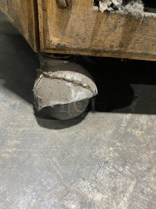 Traulsen Commercial Refrigerated Revolving Dessert Display Case Merchandiser! - Image 8 of 8