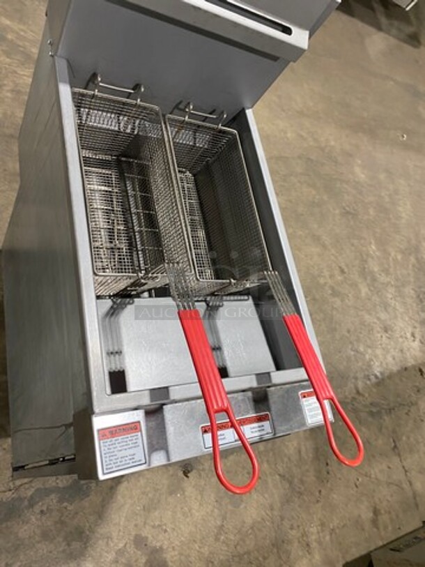 Vulcan Commercial Natural Gas Powered Deep Fat Fryer! With Frying Baskets! All Stainless Steel! On Legs! Model: 1VEG35M1 SN: DV1133288 - Image 5 of 8