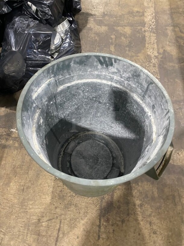 Large Garbage Bin! - Image 2 of 4