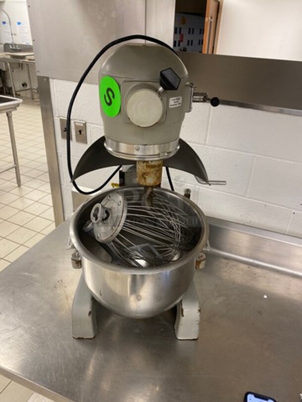 Hobart Commercial 20QT Planetary Mixer! With Mixing Bowl! With Whisk And Paddle Attachment! Model: A200T SN: 311072030 115V 60HZ 1 Phase