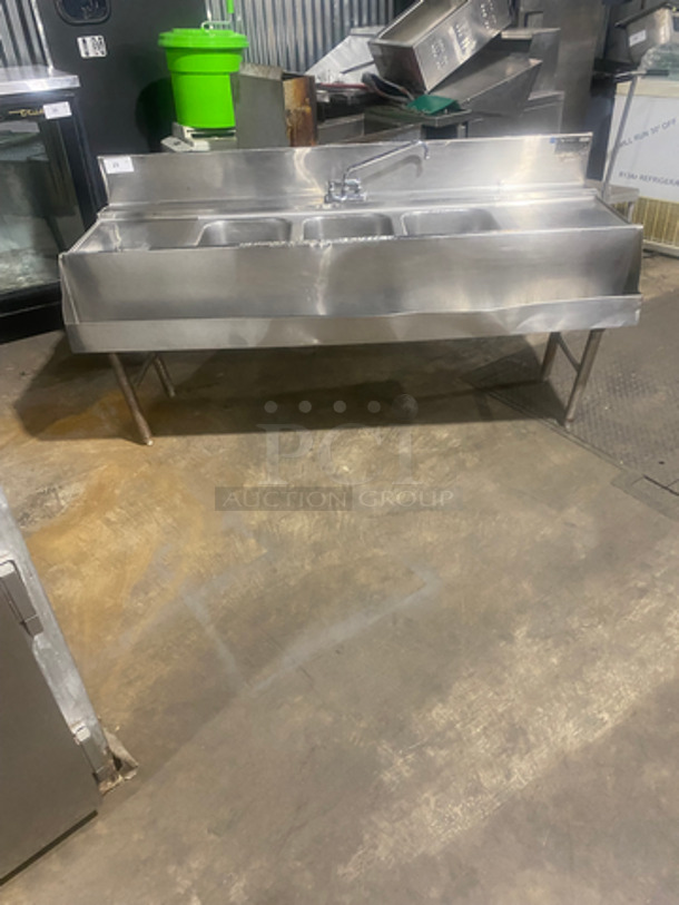 NICE! Eagle Commercial 3 Bay Bar Sink! With Left & Right-Side Draining Board! With Backsplash! With Speed Rail! With Faucet And Handles! All Stainless Steel! On Legs!
