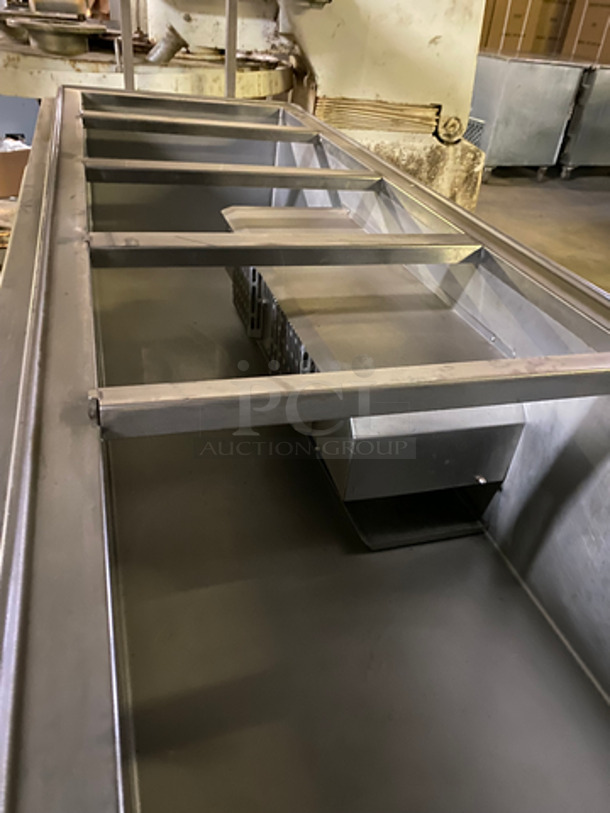 Atlas Metal Commercial 5 Bay Refrigerated Salad Bar/Cold Pan! With Sneeze Guard! Stainless Steel With Wooden Pattern Front! Model: WCMBT5 SN: 173995 115V 1 Phase - Image 4 of 7