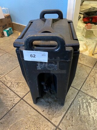 Cambro Insulated Beverage Dispenser/ Holder! With Side Handles! With Lid!