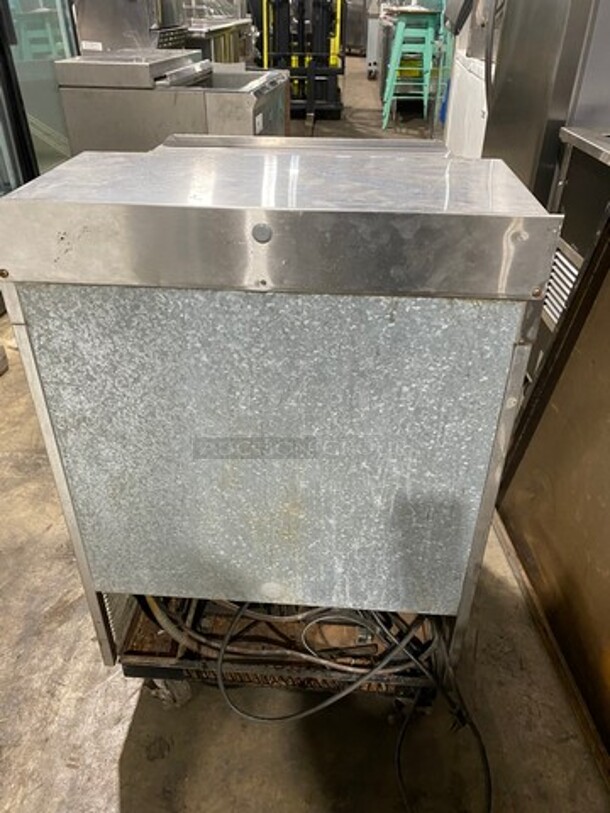 Perlick Commercial Single Door Beer Bottle Cooler! With Top Sliding Door! Solid Stainless Steel! Model: 8340UL 115V 60HZ 1 Phase - Image 3 of 9