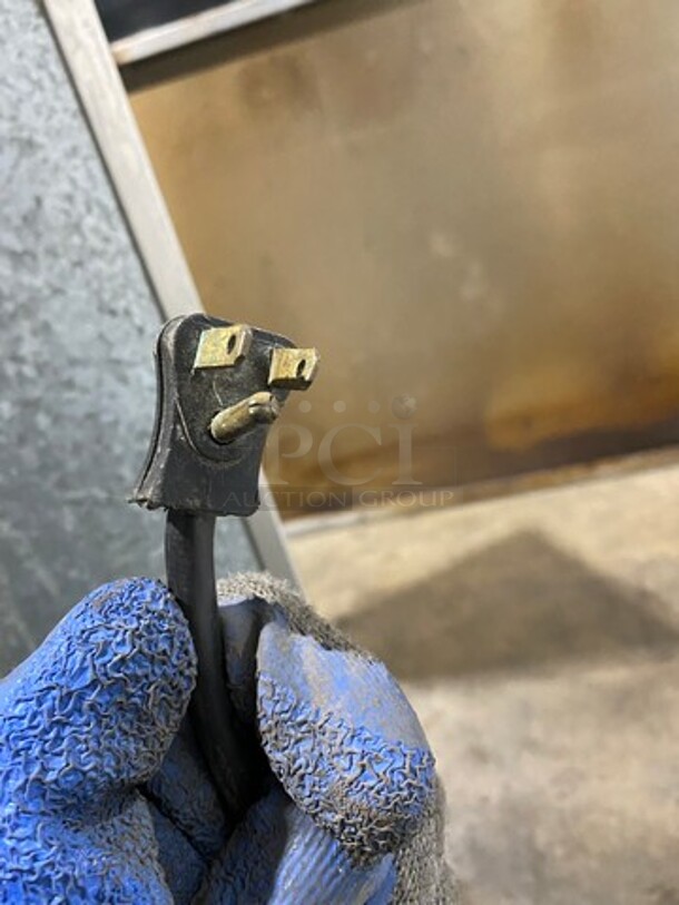 Perlick Commercial Single Door Beer Bottle Cooler! With Top Sliding Door! Solid Stainless Steel! Model: 8340UL 115V 60HZ 1 Phase - Image 7 of 9