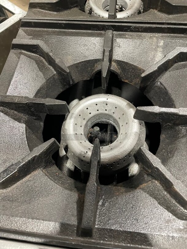 American Range Commercial Natural Gas Powered 4 Burner Stove! With Backsplash! With Ovens Underneath! All Stainless Steel! On Legs! - Image 6 of 9