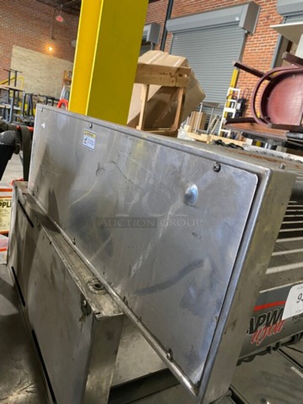 APW Wyott Commercial Countertop Hot Dog Roller Grill! All Stainless Steel! Model: HRS755T SN: 817961990263 208/240V 60HZ 1 Phase - Image 3 of 7