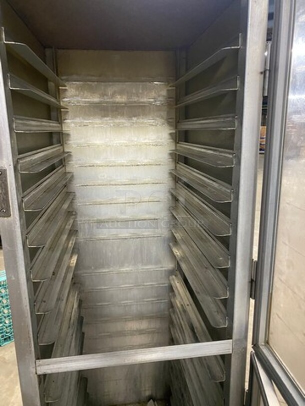 Lockwood Commercial Enclosed Pan Transport Rack! With 2 Half View Through Doors! All Stainless Steel! On Casters! Model: CA72RR18R - Image 6 of 7