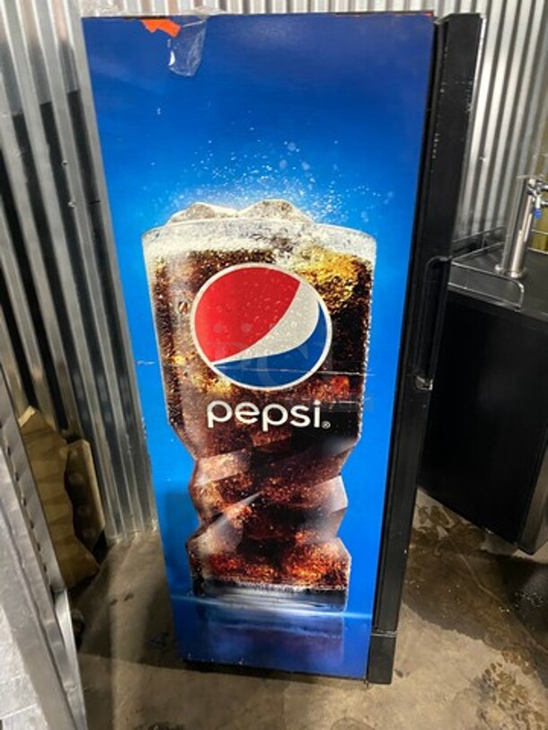 IDW Commercial Single Door Reach In Cooler Merchandiser! With View Through Door! With Poly Coated Racks! Model: G12S SN: S201401220998 110/120V - Image 3 of 8