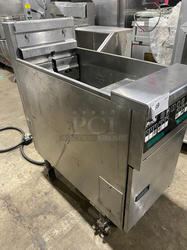 Pitco Soltice Series Electric Powered Deep Fat Fryer! w/ Digital Control -Electric Powered! 208V! 3phase! MN:SFSE14-8
SN EO8FE022897! On casters!  - Image 2 of 9