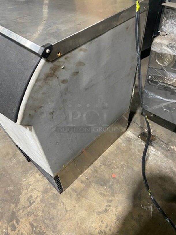 Cornelius Model CCU0220AH11 Stainless Steel Commercial Self Contained Ice Machine! MODEL CCU022AH11 SN:87B1108GC065 115V 1PH  - Image 2 of 10