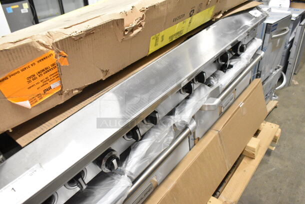 BRAND NEW SCRATCH AND DENT! Garland G60-10RR Stainless Steel Commercial Natural Gas 10 Burner 60" Range with Two Standard Ovens. 406,000 BTU.  - Image 4 of 5