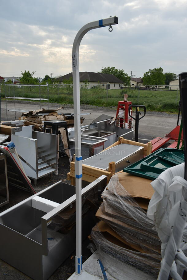 Metal Floor Style Stand. - Image 4 of 4