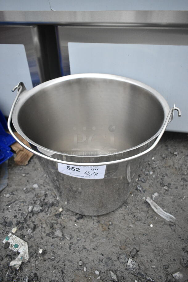 BRAND NEW SCRATCH AND DENT! Vollrath 58200 23 Qt. Stainless Steel Tapered Dairy Bucket / Pail - Image 2 of 4